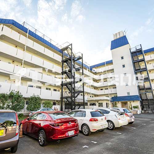秀和多摩川レジデンス　駐車場