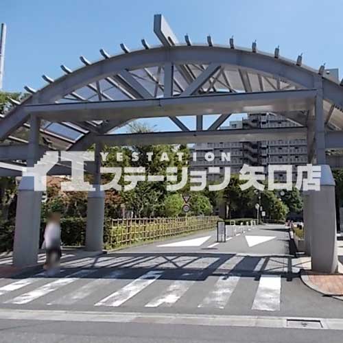 大田区多摩川２丁目　多摩川芙蓉ハイツ１号棟　敷地入口