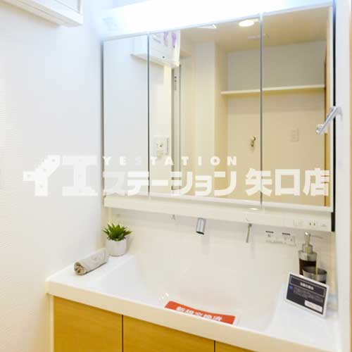 ワイズ２２２　化粧洗面台