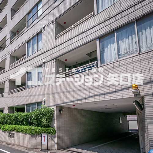 多摩リバーサイドハウス 駐車場入り口