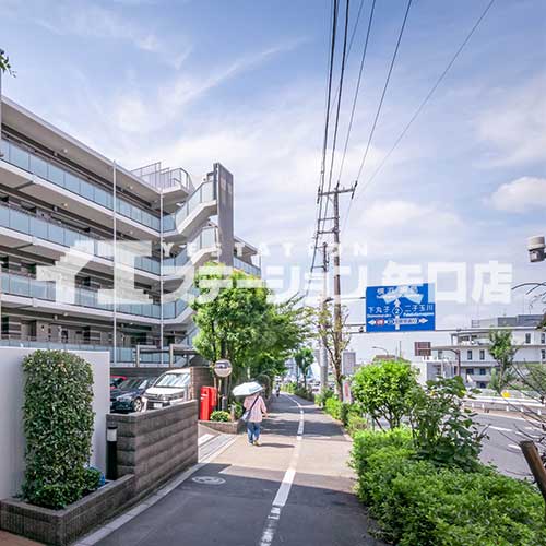 クレヴィア田園調布本町 前面道路